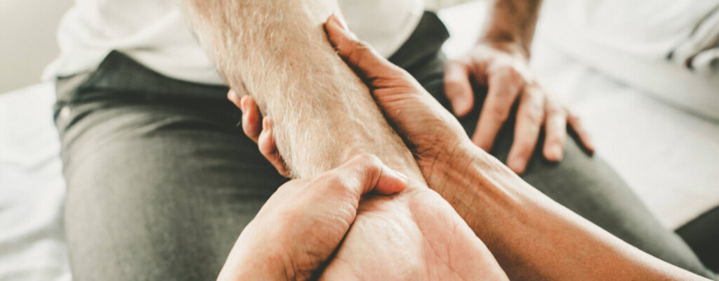 Managing Pain Through Physical Therapy Techniques